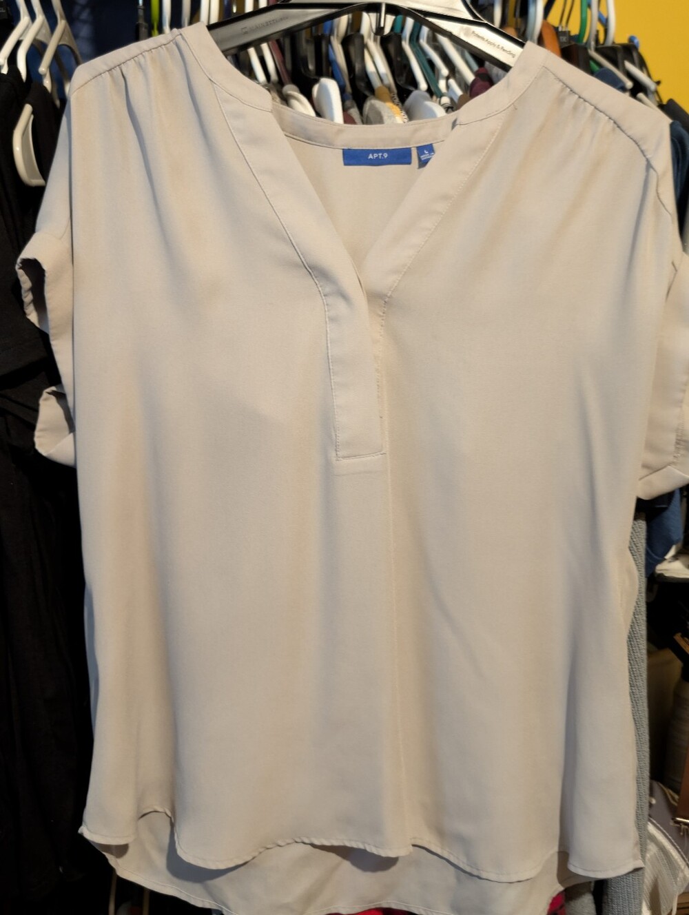 Apt. 9 Light Cream Split-Neck Cap Sleeve Blouse